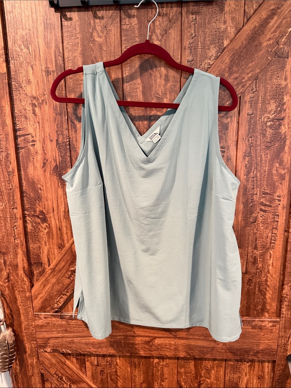 Eddie Bauer sage V-Neck Sleeveless Tank Top